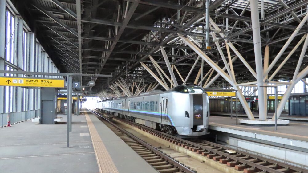 旭川駅の特急カムイ