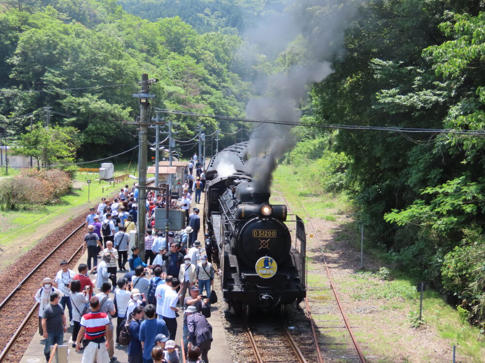 仁保駅での停車