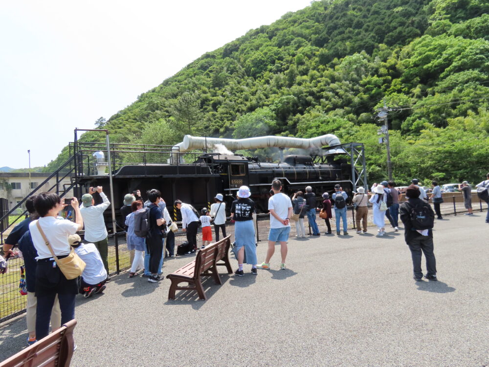 転車台広場にて