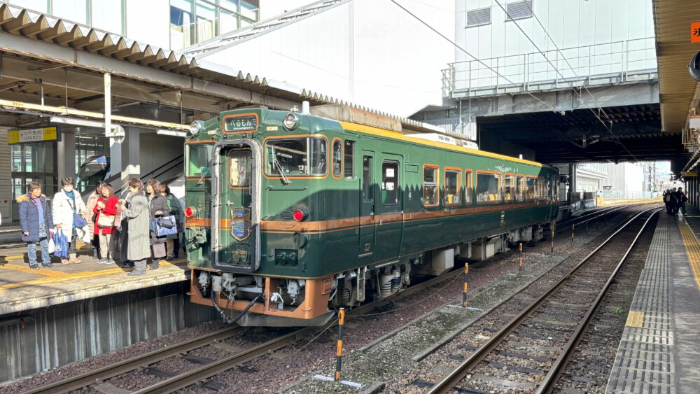 高岡駅のべるもんた１