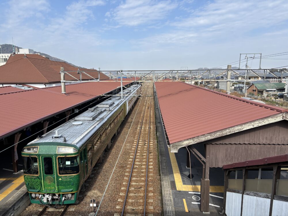 琴平駅の跨線橋から