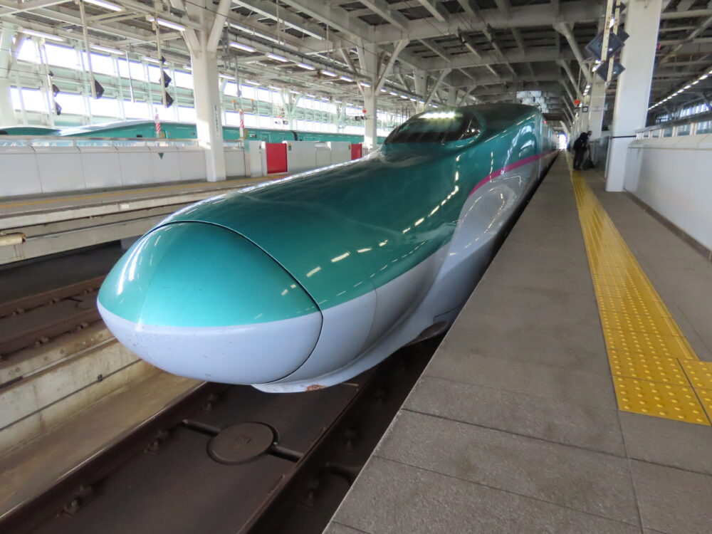 函館北斗駅のはやぶさ1号車