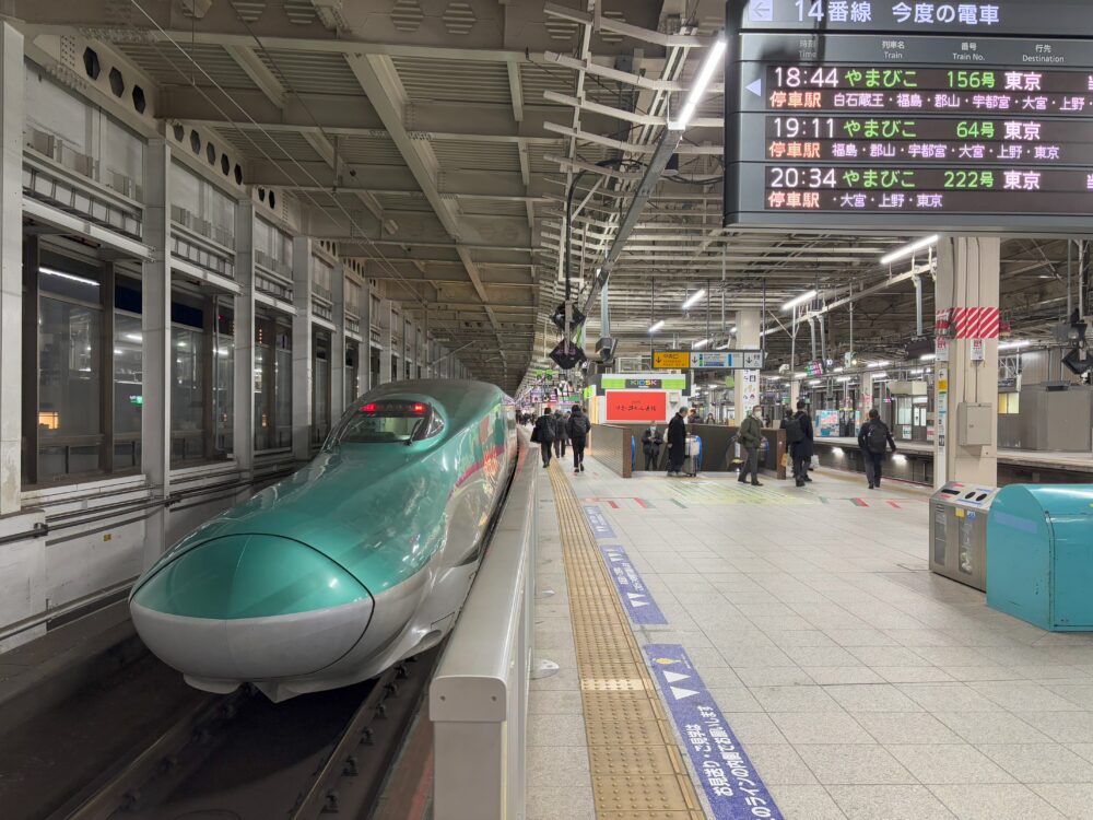 仙台駅のはやぶさ号
