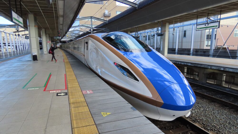 名古屋駅のかがやき号