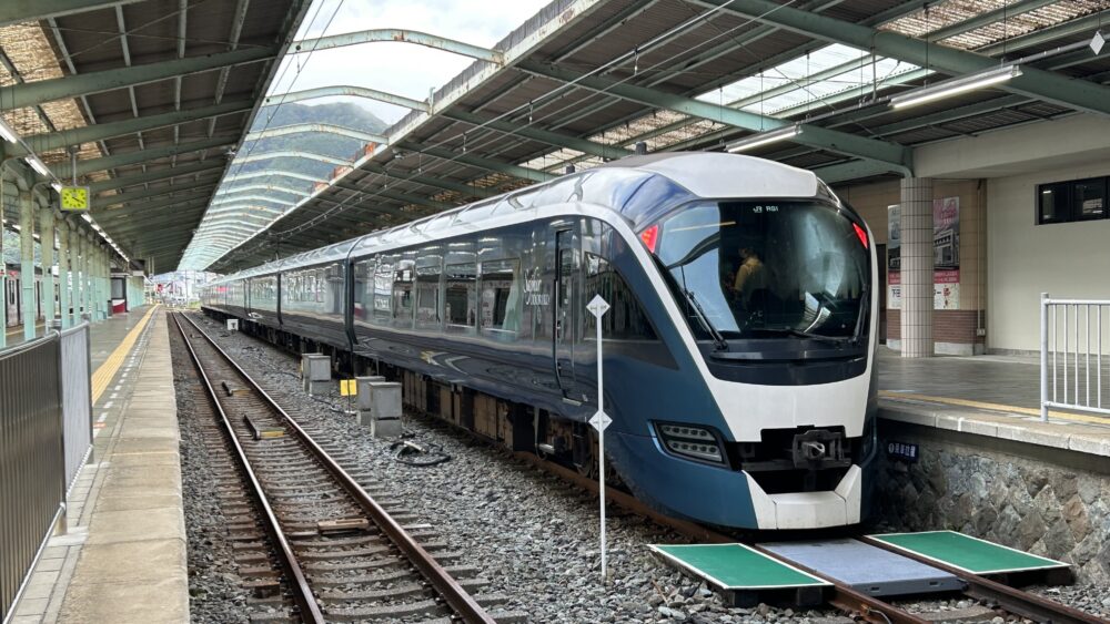 下田駅のサフィール踊り子