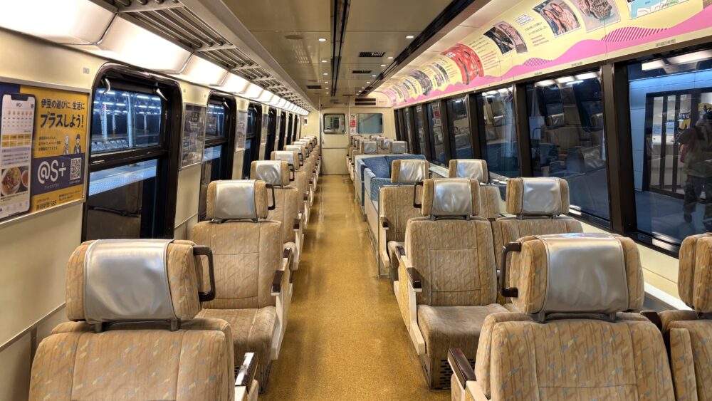 黒船電車の車内