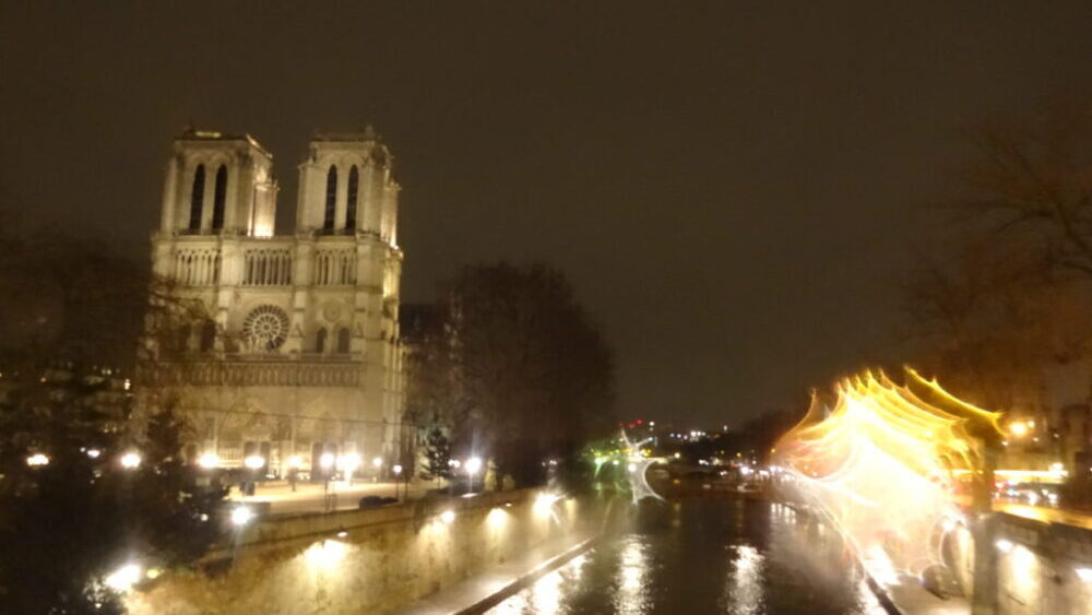 ノートルダム大聖堂の夜景