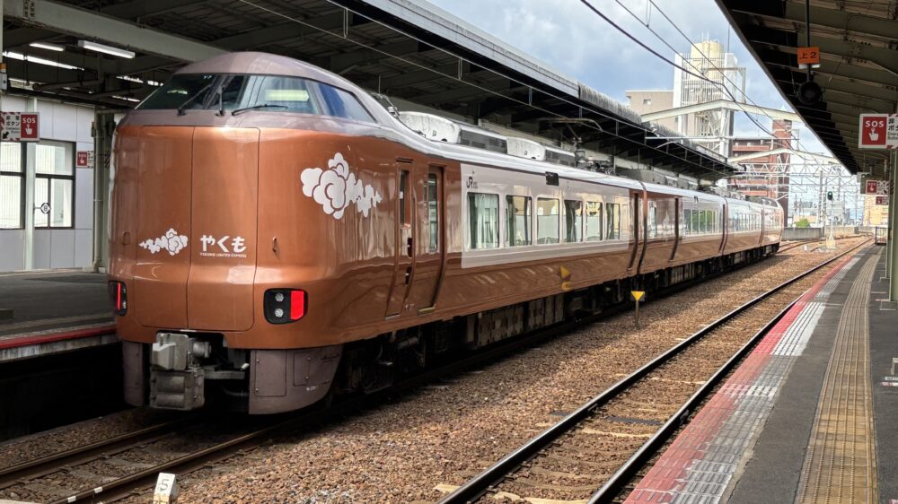 松江駅の特急やくも