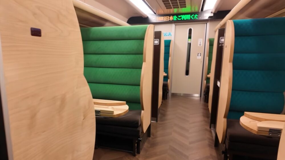 特急やくものセミコンパートメント