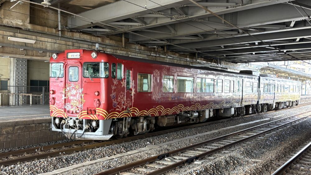 新下関駅では観光列車「◯◯のはなし」の入線シーンを撮影