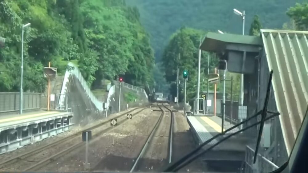 智頭線区間での前面展望その2