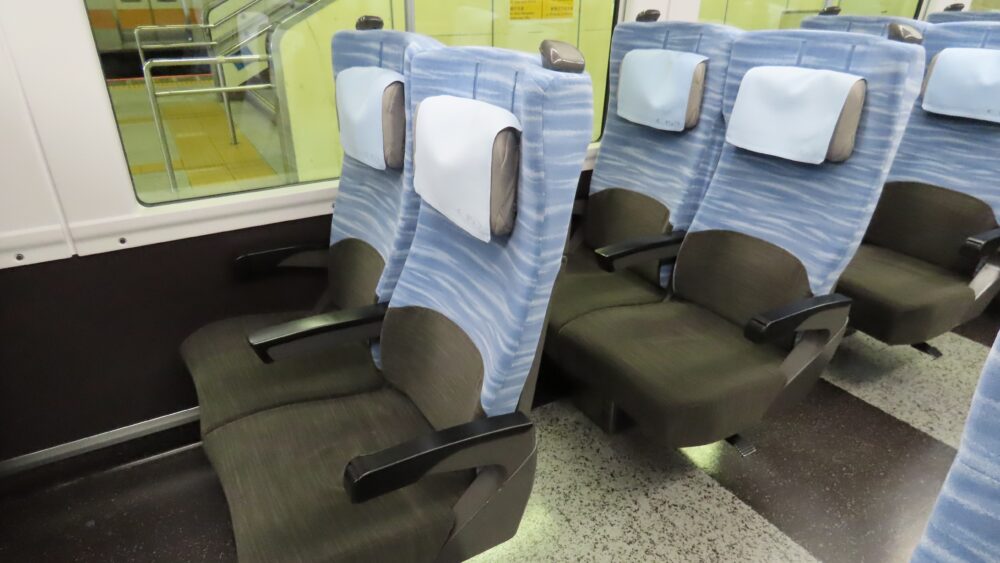 特急あずさの普通車シートその1